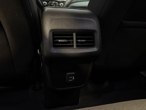 Used 2021 Chevrolet Equinox LT image 24