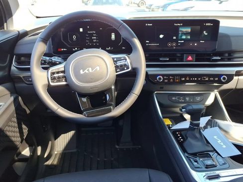 New 2026 Kia Carnival SX w/ SX Dark Edition Package FWD image 12
