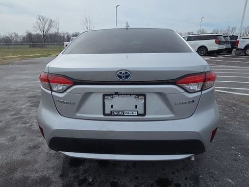 Used 2021 Toyota Corolla LE image 9