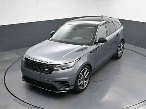 New 2025 Land Rover Range Rover Velar Dynamic SE image 31