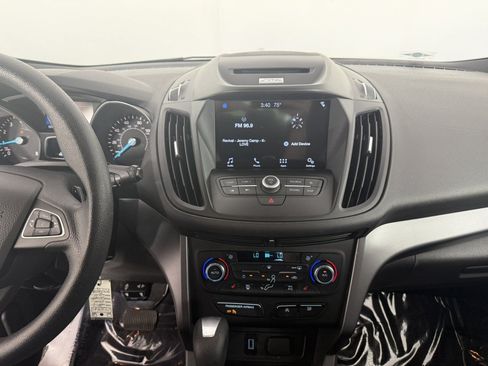 Used 2017 Ford Escape SE w/ Equipment Group 201A FWD image 18