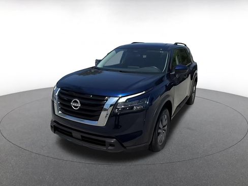 Used 2025 Nissan Pathfinder SV FWD image 7