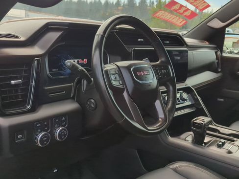 Used 2025 GMC Sierra 1500 AT4 w/ AT4 Preferred Package AWD/4WD image 11
