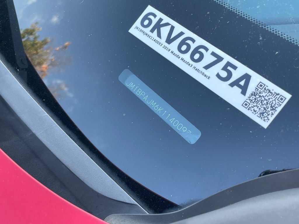 Used 2019 MAZDA MAZDA3 Hatchback FWD image 9