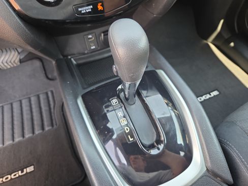 Used 2015 Nissan Rogue SV AWD/4WD image 24