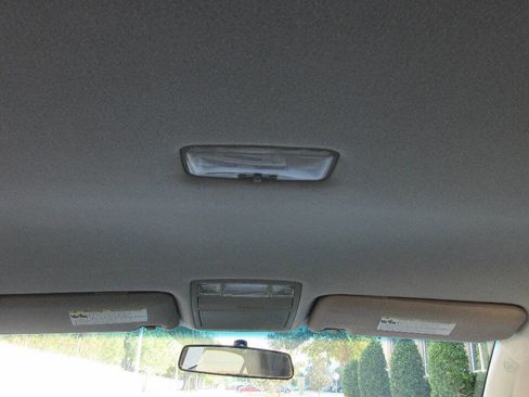 Used 2009 Toyota Camry LE image 32