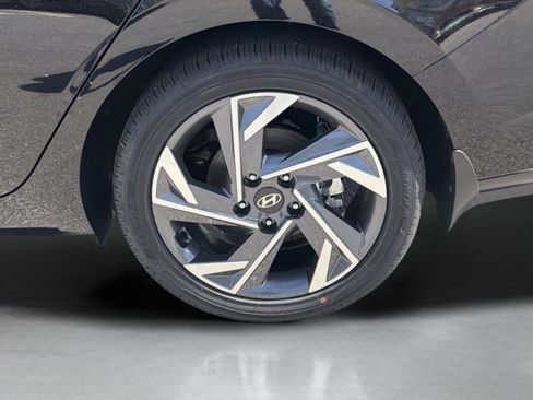 New 2026 Hyundai Elantra Limited FWD image 27