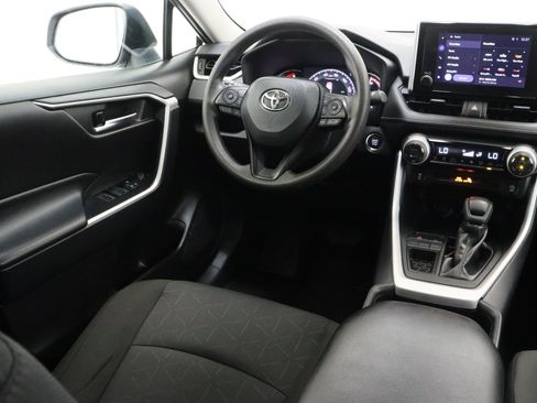 Used 2025 Toyota RAV4 XLE FWD image 31