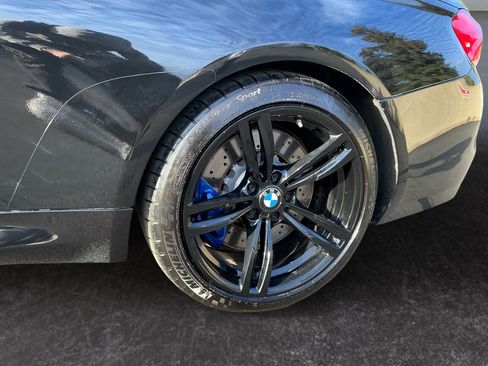 Used 2016 BMW M4 Convertible image 7