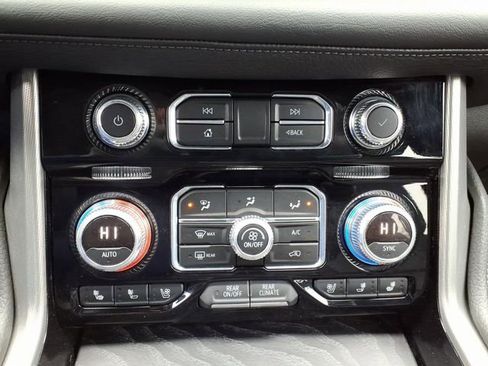 Used 2021 GMC Yukon Denali w/ Denali Ultimate Package AWD/4WD image 34