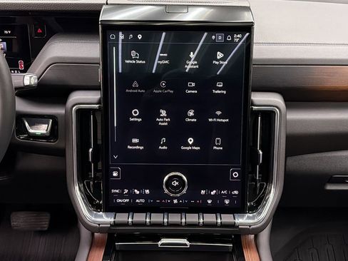 Used 2026 GMC Yukon Denali w/ Sun & Power Step Package image 18