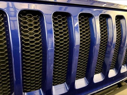 Used 2018 Jeep Wrangler Sport S image 29