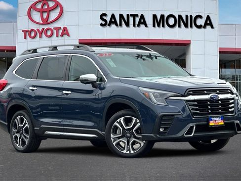 Used 2023 Subaru Ascent Touring AWD/4WD image 2