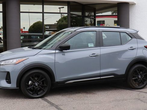 Used 2023 Nissan Kicks SR FWD image 7