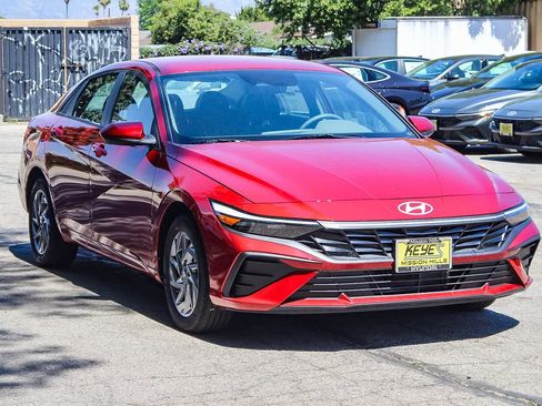 New 2025 Hyundai Elantra Blue image 3