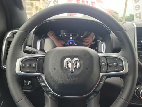 Used 2025 RAM 1500 Big Horn RWD image 15