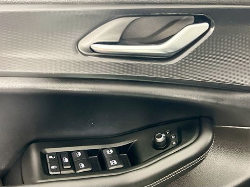 Used 2024 Jeep Grand Cherokee Altitude image 16