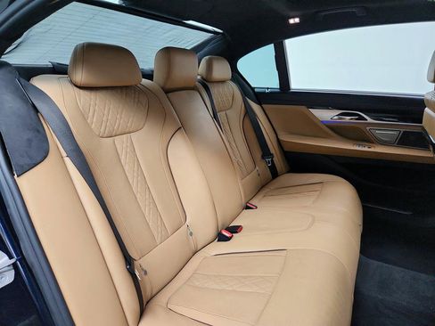 Used 2016 BMW 750i image 30