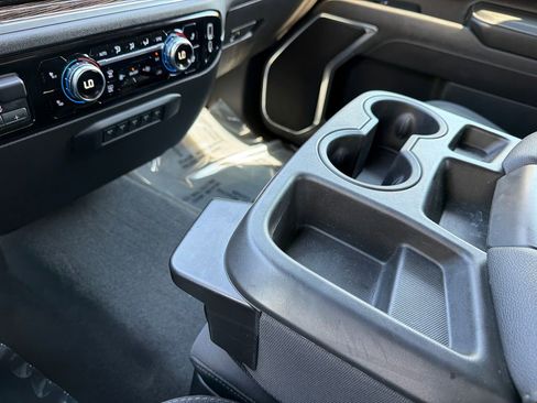 Used 2024 GMC Sierra 3500 SLE w/ SLE Value Package image 34