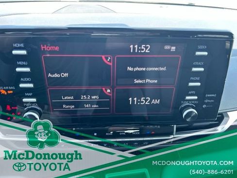 Used 2023 Toyota Sienna XLE FWD image 2