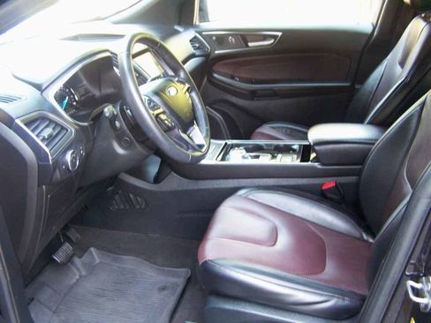 Used 2020 Ford Edge Titanium w/ Equipment Group 301A image 7