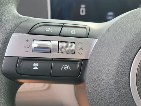 Certified 2025 Hyundai Tucson SE FWD image 24