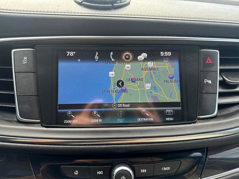 Used 2018 Buick Enclave Essence image 24