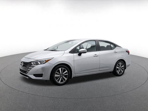 Used 2025 Nissan Versa SV FWD image 3