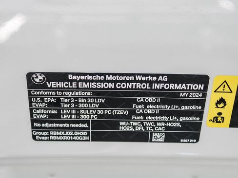 Used 2024 BMW 330e image 28