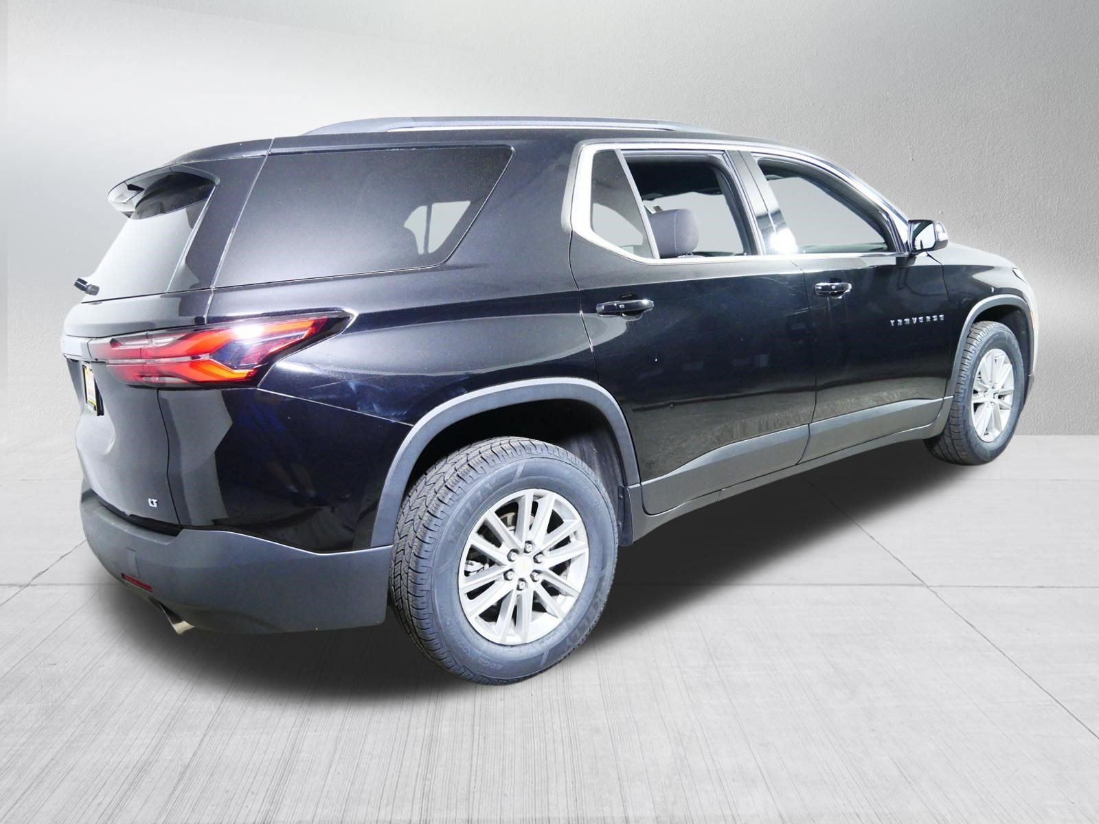 Used 2023 Chevrolet Traverse LT AWD/4WD image 7