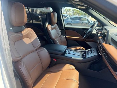 Used 2023 Lincoln Aviator Reserve w/ Equipment Group 201A AWD/4WD image 5