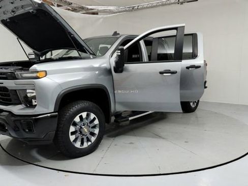 Used 2024 Chevrolet Silverado 2500 Custom w/ Snow Plow Prep/Camper Package image 9