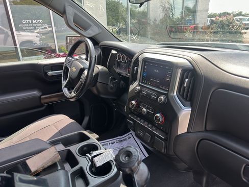 Used 2021 Chevrolet Silverado 1500 LT w/ Z71 Off-Road Package AWD/4WD image 11