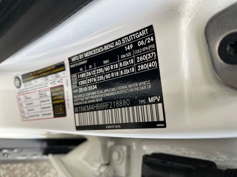 Used 2024 Mercedes-Benz GLC 300 4MATIC image 29