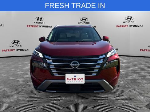 Used 2025 Nissan Rogue SL AWD/4WD image 8