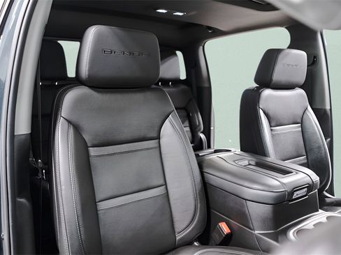 Used 2022 GMC Sierra 3500 Denali w/ Denali Ultimate Package image 37