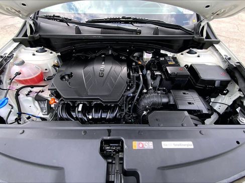 Used 2025 Kia Sportage LX FWD image 28