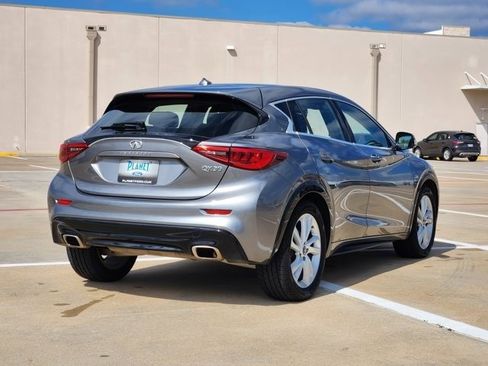 Used 2018 INFINITI QX30 image 5
