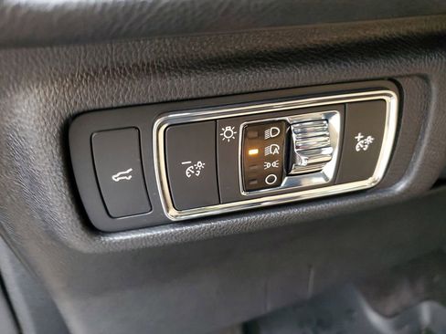 Used 2022 Lincoln Corsair Reserve image 9