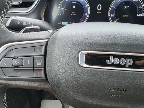 New 2025 Jeep Grand Cherokee Limited w/ Black Appearance Package image 29