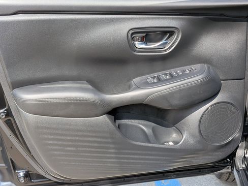 Certified 2025 Honda HR-V LX image 13