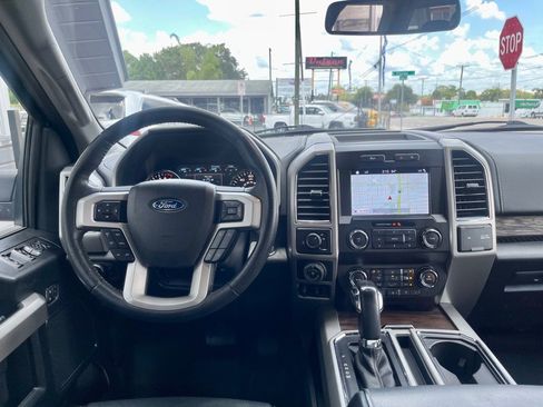Used 2019 Ford F150 Lariat w/ Trailer Tow Package image 29
