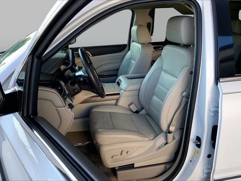 Used 2019 GMC Yukon XL Denali w/ Denali Ultimate Package RWD image 8