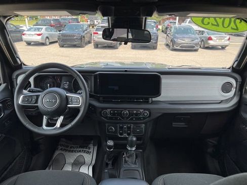 Certified 2025 Jeep Wrangler Unlimited Sahara AWD/4WD image 15