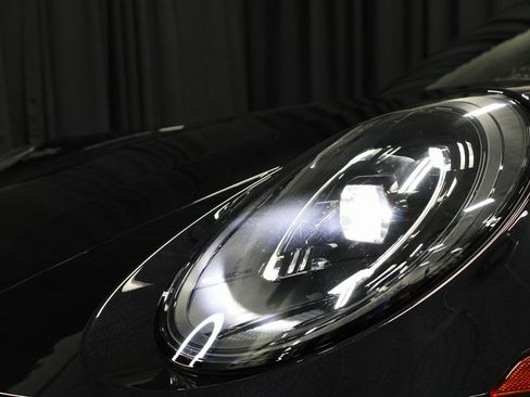 Certified 2025 Porsche 911 Carrera image 15