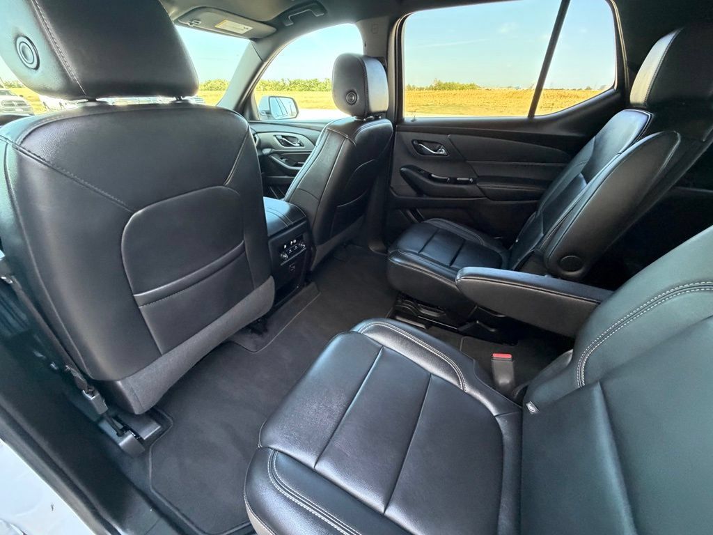Used 2023 Chevrolet Traverse LT FWD image 25