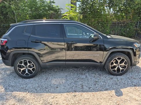Used 2025 Jeep Compass Limited AWD/4WD image 5