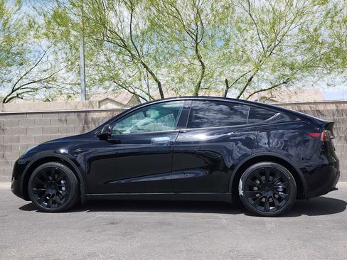 Used 2023 Tesla Model Y Long Range AWD/4WD image 6