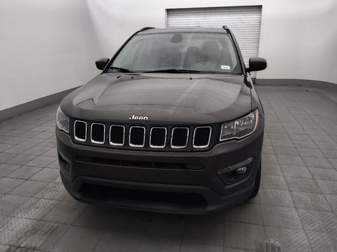 Used 2019 Jeep Compass Latitude FWD image 15