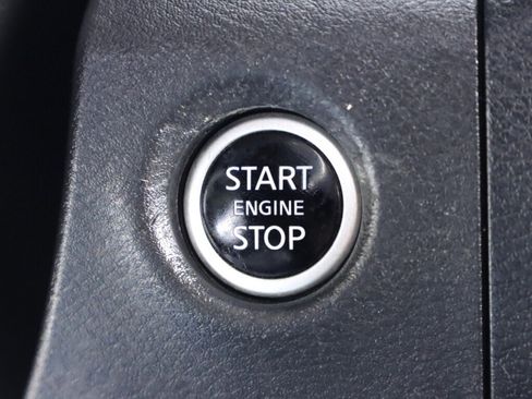 Used 2023 Nissan Frontier SV image 26